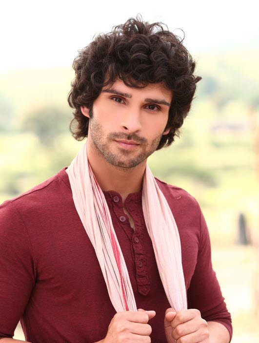 Girish Kumar Taurani - Wikiunfold